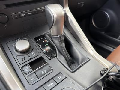 NX 200 T