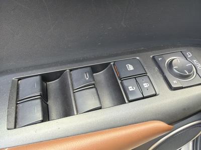 NX 200 T